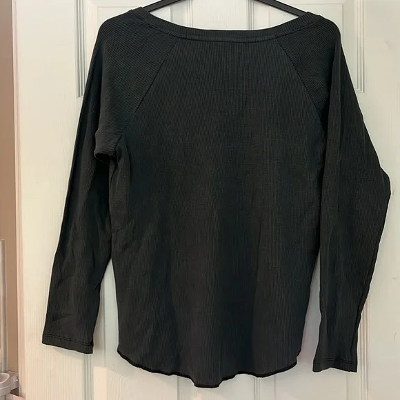 Daydreamer LA Ramones Crest Notch Neck Thermal Tee Size Medium - Picture 7 of 8